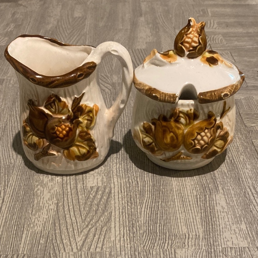 Vintage Nevco (Japan) Wood And Fruit Creamer And Sugar Container Set